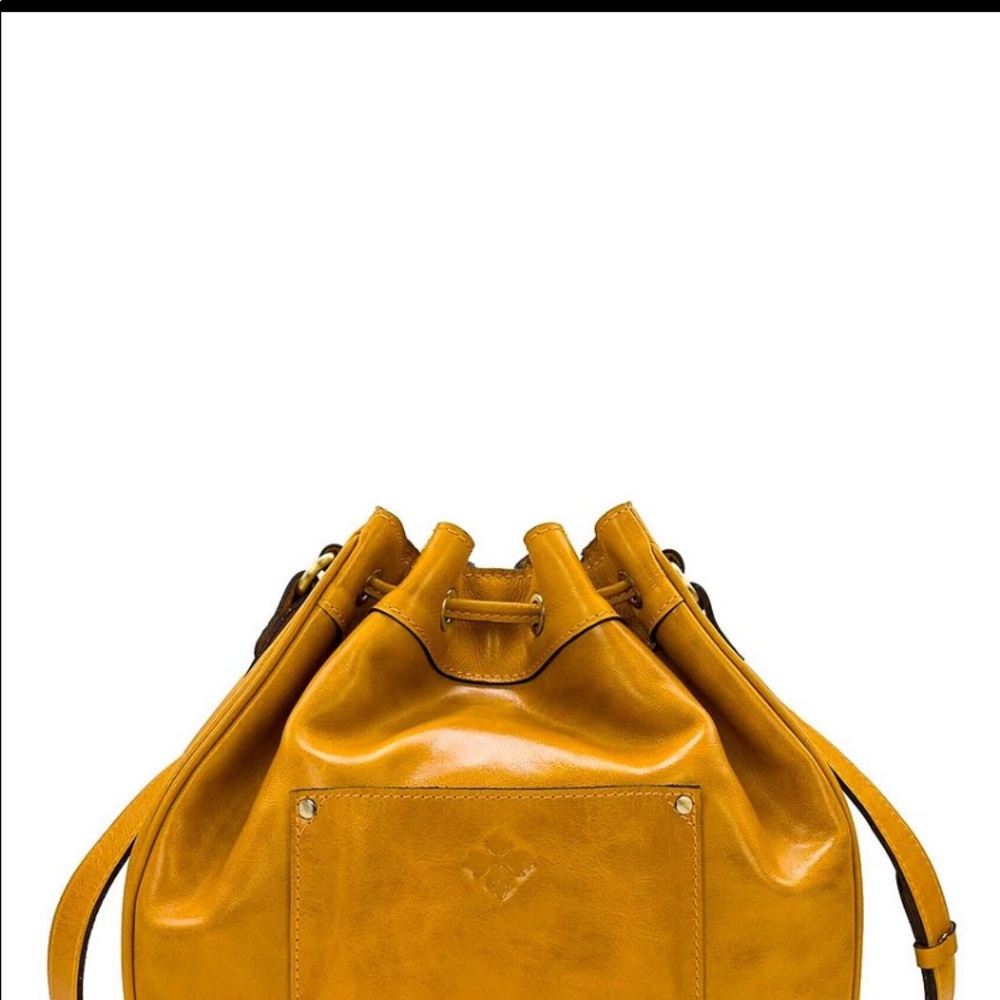 Patricia Nash crossbody bucket bag NWT & dust bag.